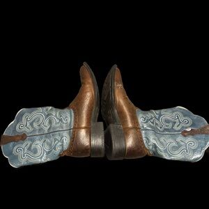 Ariat Men's Western Boots in Brown and Blue